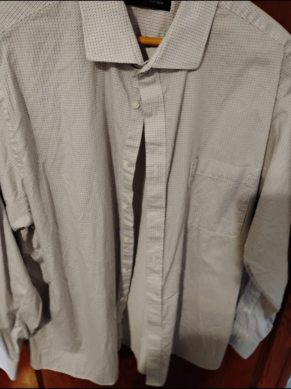 Tommy Hilfiger Men's White Patterned Button-Up Shirt